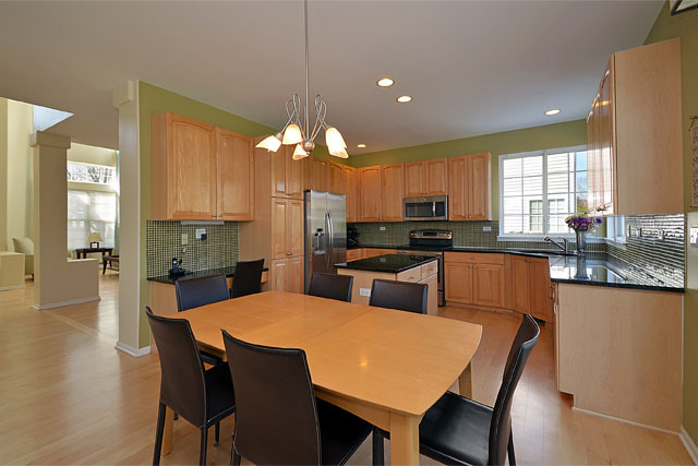 710 E Cunningham Dr, Palatine, IL 60074 photo 5