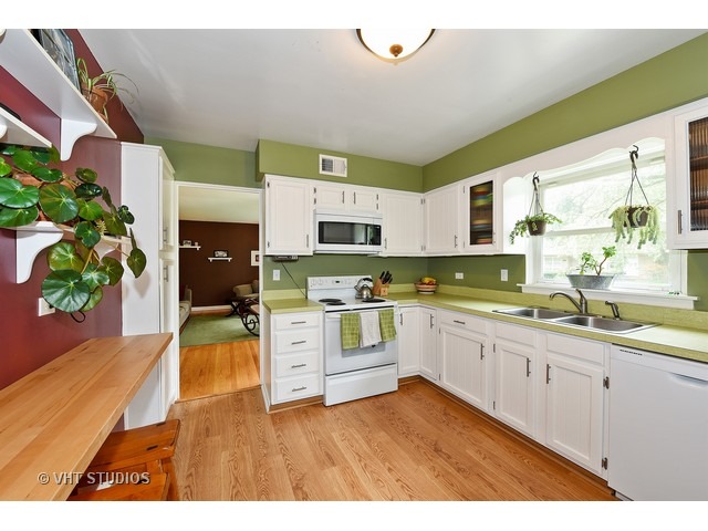 289 E Madison St, Elmhurst, IL 60126 photo 3