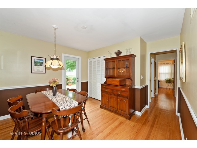 289 E Madison St, Elmhurst, IL 60126 photo 4
