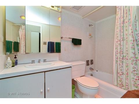 175 E Delaware Pl #4822, Chicago, IL 60611 photo 8