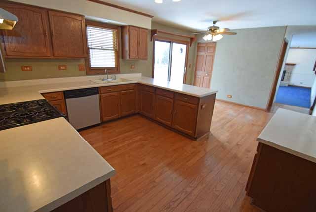 730 Roaring Brook Ln, Algonquin, IL 60102 photo 11