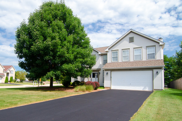 2 Yorkshire Ct, Algonquin, IL 60102 photo 2