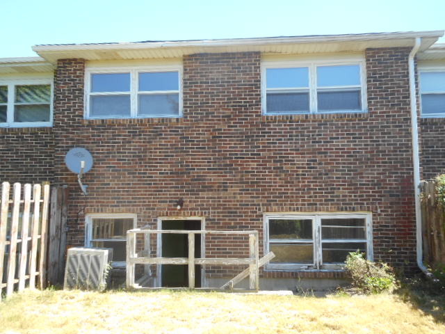4035 Gregory Dr, Zion, IL 60099 photo 13