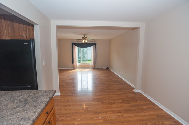 828 Grant St, Bartlett, IL 60103 photo 3