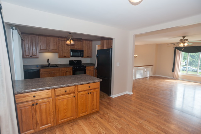 828 Grant St, Bartlett, IL 60103 photo 6