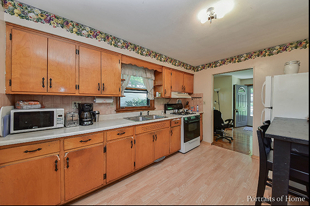 1111 S Sumner St, Wheaton, IL 60189 photo 3