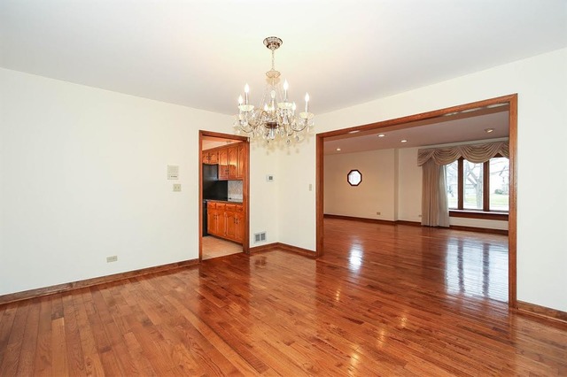 1640 Charlemagne Dr, Hoffman Estates, IL 60192 photo 6