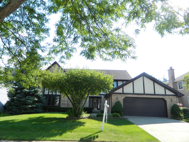 1640 Charlemagne Dr, Hoffman Estates, IL 60192 photo 1
