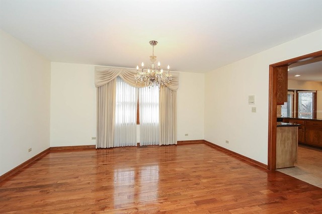 1640 Charlemagne Dr, Hoffman Estates, IL 60192 photo 5