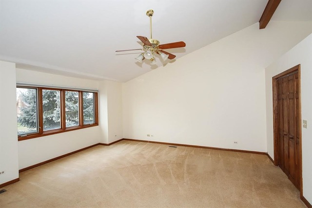1640 Charlemagne Dr, Hoffman Estates, IL 60192 photo 14