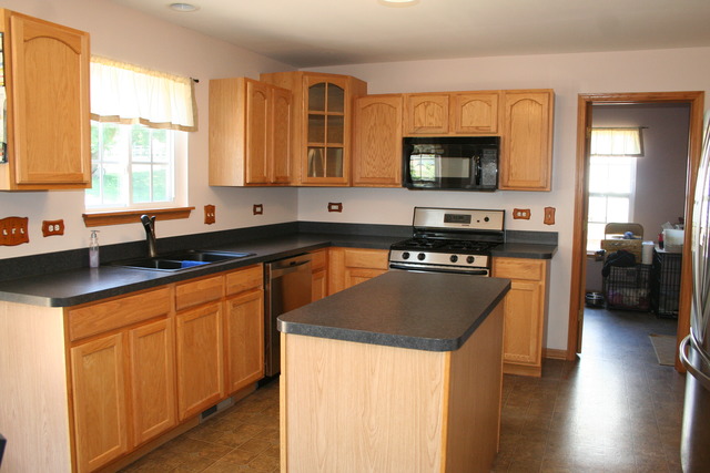 2105 Hemlock Dr, Mchenry, IL 60050 photo 5