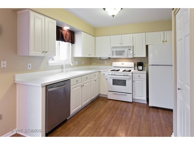 22110 W Pasadena Dr, Plainfield, IL 60544 photo 3