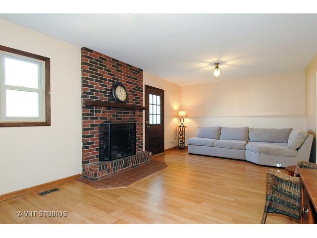 1920 Chippendale Rd, Hoffman Estates, IL 60169 photo 6