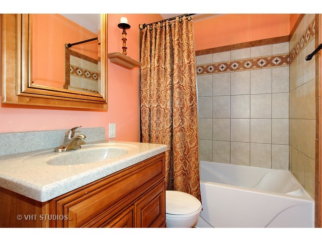 1920 Chippendale Rd, Hoffman Estates, IL 60169 photo 9