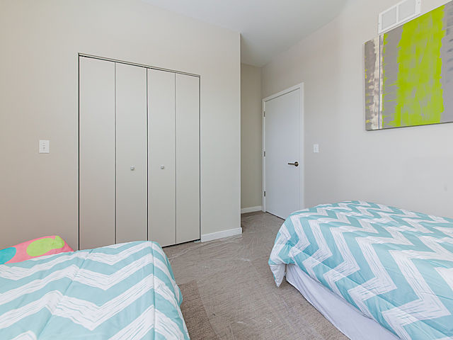 3244 S Carpenter St, Chicago, IL 60608 photo 9