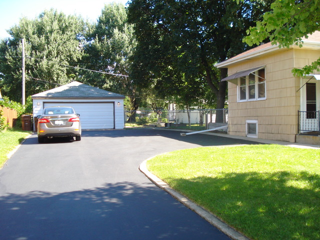 5910 Ridge Ave, Berkeley, IL 60163 photo 8