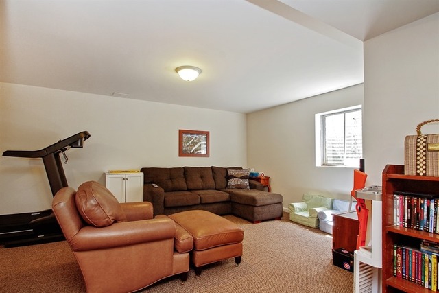17570 Hawk Ct, Gurnee, IL 60031 photo 7