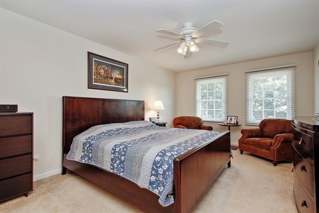 17570 Hawk Ct, Gurnee, IL 60031 photo 8