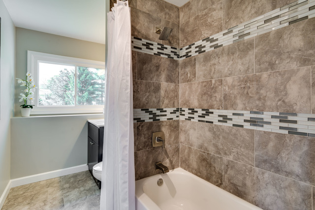 755 Milton Ln, Hoffman Estates, IL 60169 photo 18
