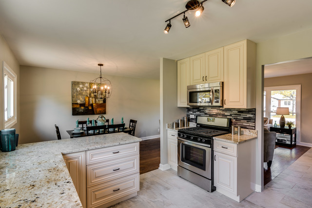 755 Milton Ln, Hoffman Estates, IL 60169 photo 10
