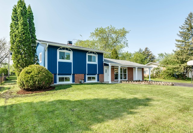 755 Milton Ln, Hoffman Estates, IL 60169 photo 1