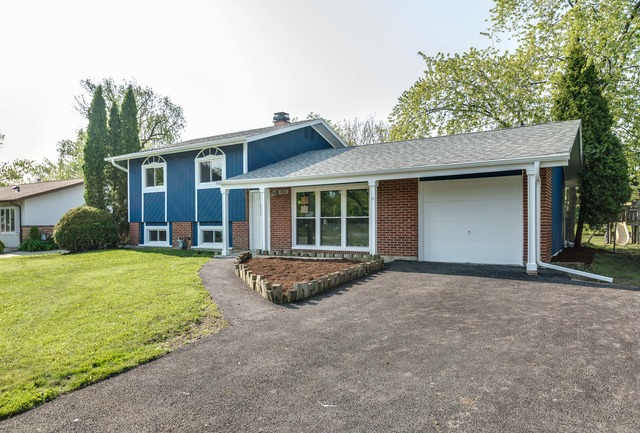 755 Milton Ln, Hoffman Estates, IL 60169 photo 2