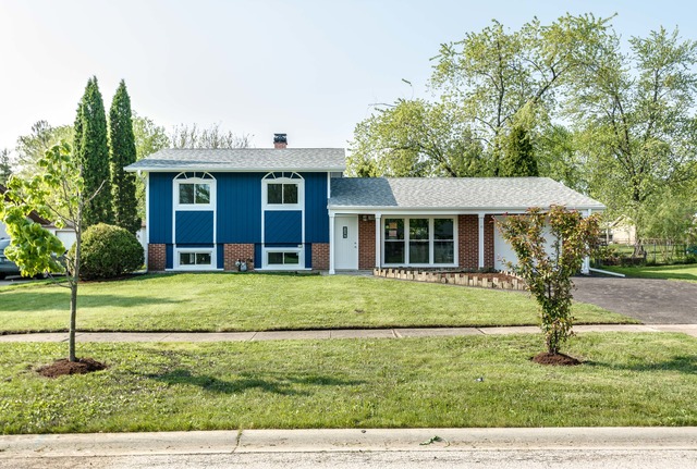 755 Milton Ln, Hoffman Estates, IL 60169 photo 3