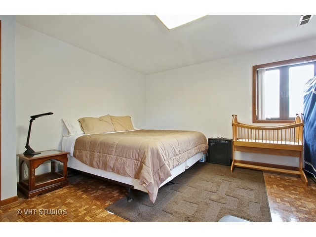 2055 Sherwin Ave, Des Plaines, IL 60018 photo 10