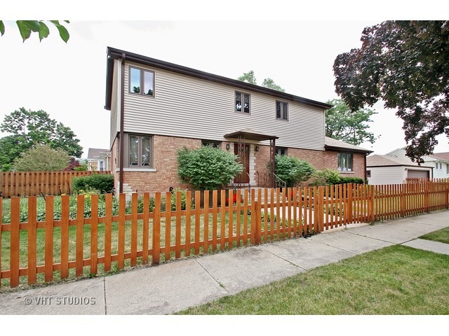 2055 Sherwin Ave, Des Plaines, IL 60018 photo 1