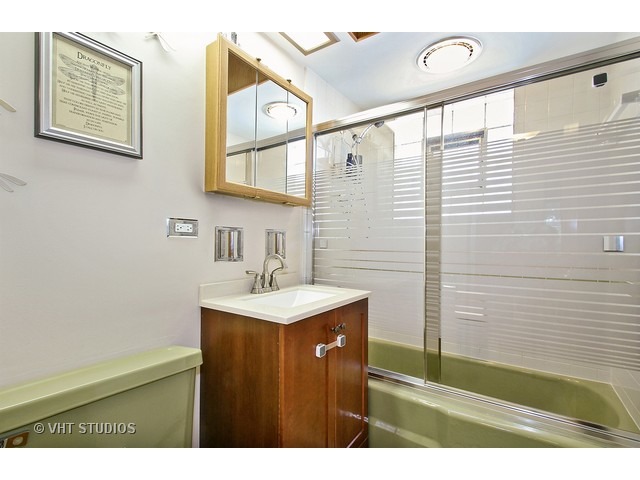 2055 Sherwin Ave, Des Plaines, IL 60018 photo 13