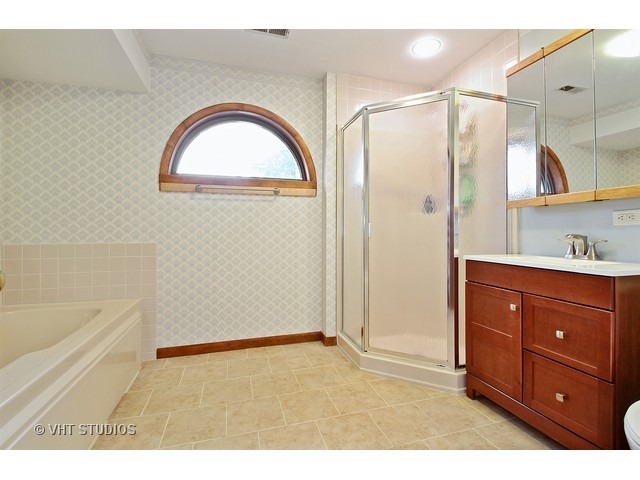 2055 Sherwin Ave, Des Plaines, IL 60018 photo 8