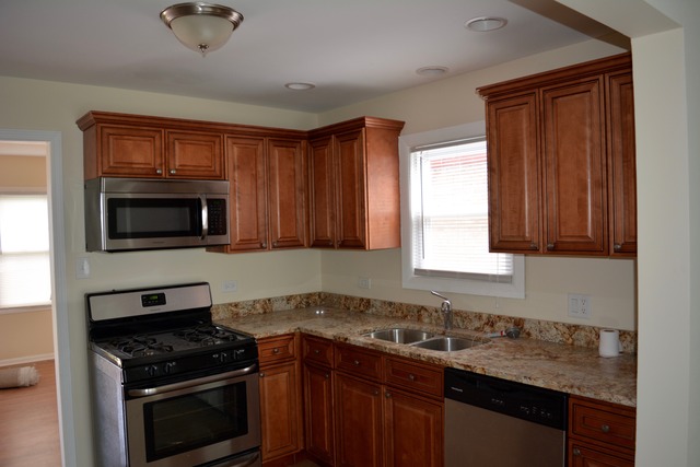 8646 Massasoit Ave, Burbank, IL 60459 photo 4
