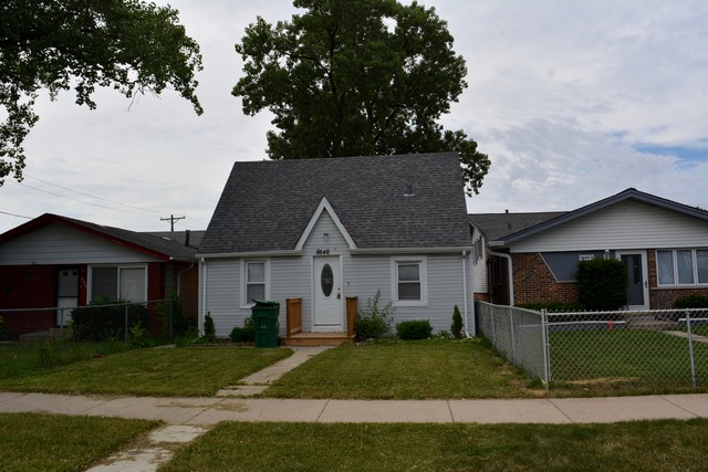 8646 Massasoit Ave, Burbank, IL 60459 photo 2