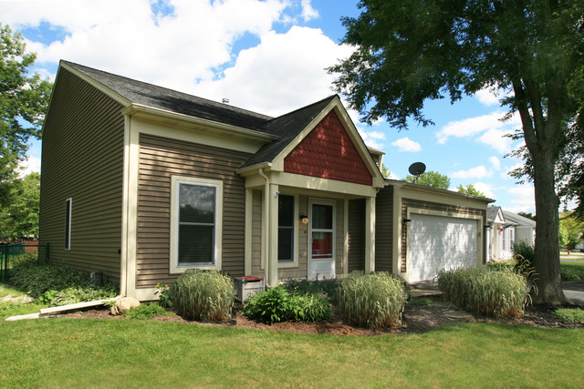 1615 Riverwood Dr, Algonquin, IL 60102 photo 1