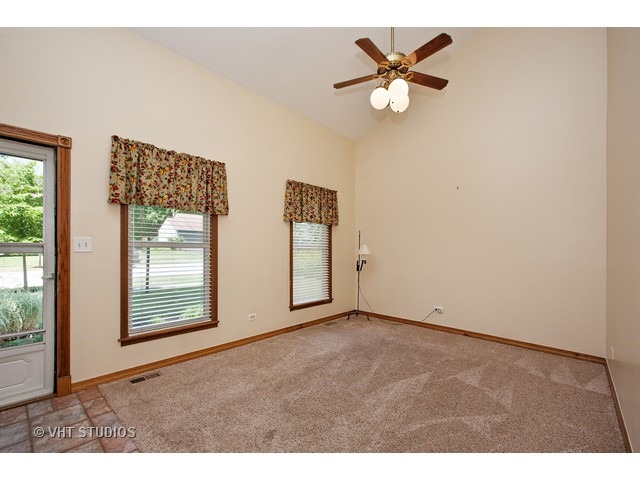 1615 Riverwood Dr, Algonquin, IL 60102 photo 3
