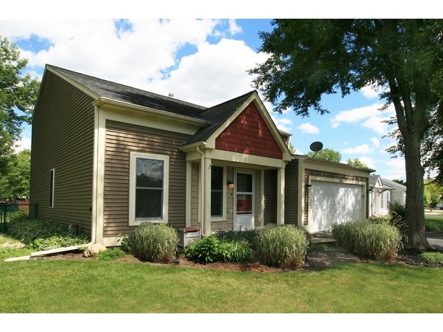 1615 Riverwood Dr, Algonquin, IL 60102 photo 2