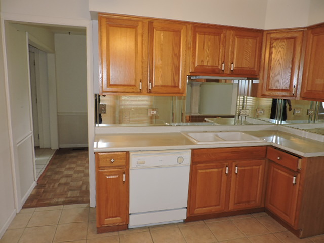 2085 Sutherland Pl, Hoffman Estates, IL 60195 photo 8