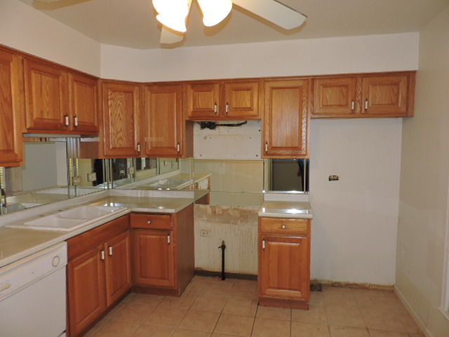 2085 Sutherland Pl, Hoffman Estates, IL 60195 photo 7