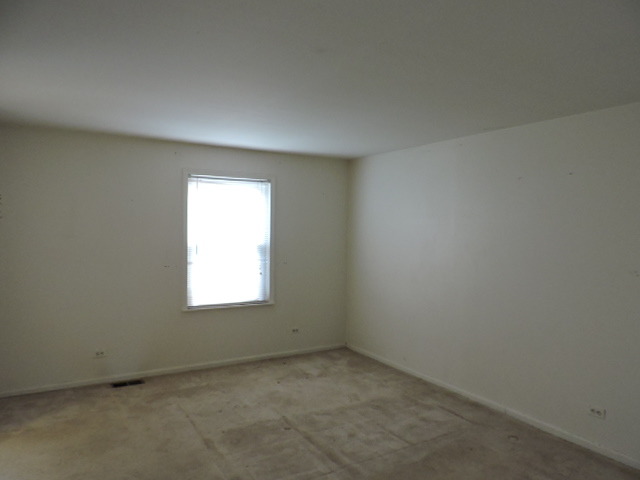 2085 Sutherland Pl, Hoffman Estates, IL 60195 photo 11