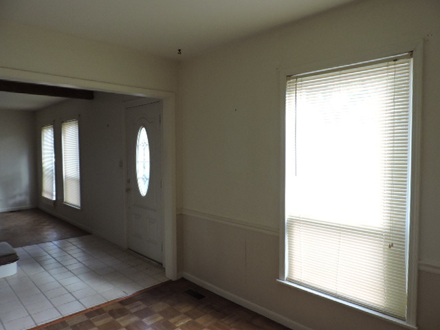 2085 Sutherland Pl, Hoffman Estates, IL 60195 photo 5