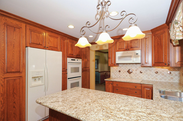5041 Adele Dr, Gurnee, IL 60031 photo 3