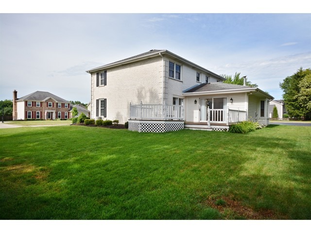 2001 Somerset Ln, Wheaton, IL 60189 photo 20