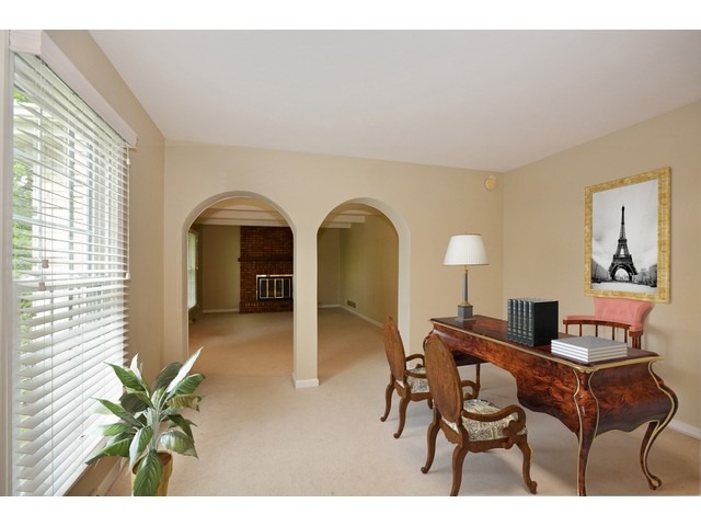 2001 Somerset Ln, Wheaton, IL 60189 photo 9