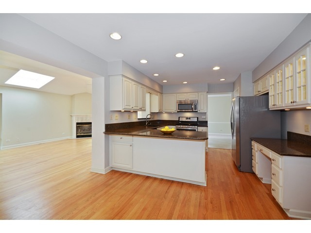 2001 Somerset Ln, Wheaton, IL 60189 photo 7