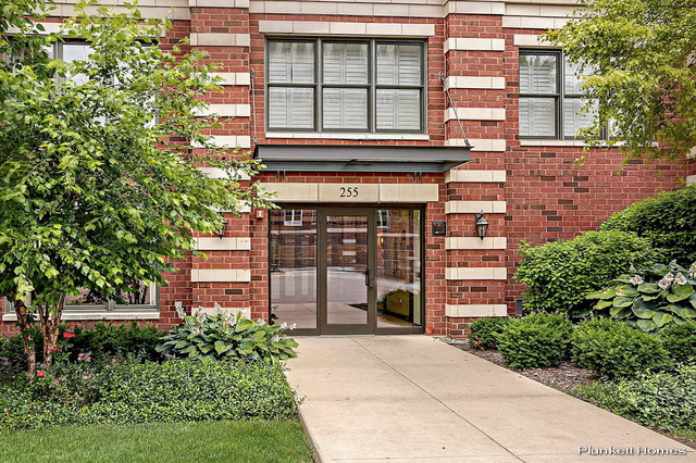 255 E Liberty Dr #403-2, Wheaton, IL 60187 photo 2