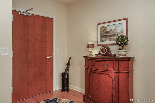 255 E Liberty Dr #403-2, Wheaton, IL 60187 photo 4