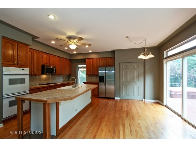 7632 Beringer Ct, Gurnee, IL 60031 photo 5