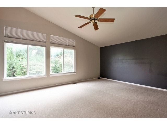 7632 Beringer Ct, Gurnee, IL 60031 photo 10