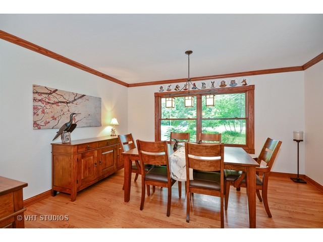 28 W571 Pamela Ct, West Chicago, IL 60185 photo 9