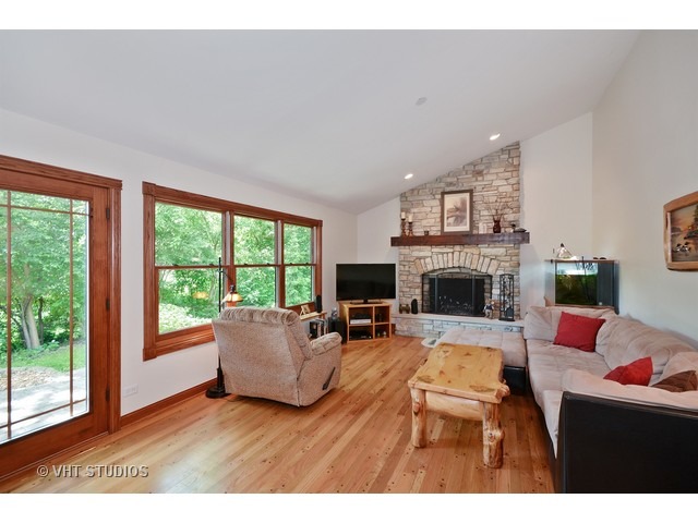 28 W571 Pamela Ct, West Chicago, IL 60185 photo 8